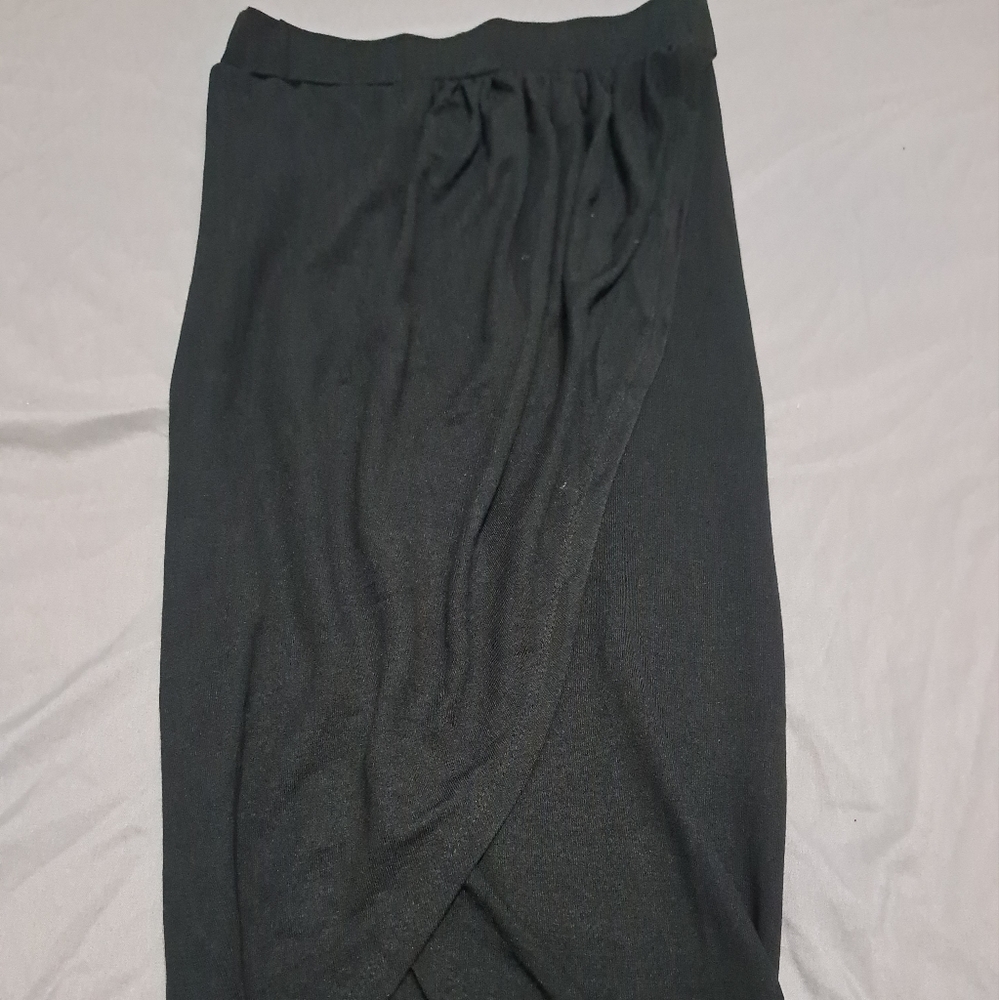 BLACK SKIRT